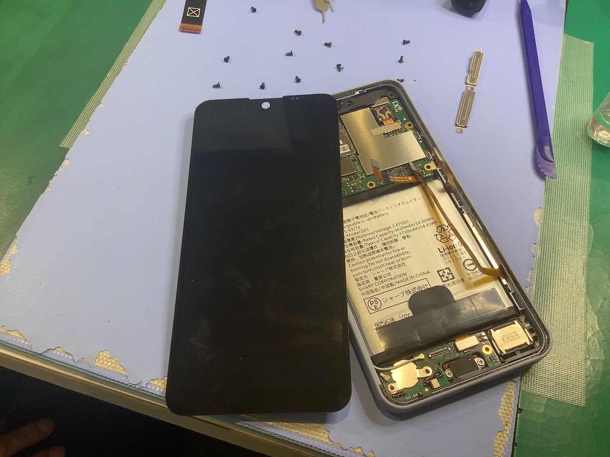 AQUOSwish2のバッテリー交換ならデータをそのまま・最短即日修理のスマホ修理工房ラザウォーク甲斐双葉店へ